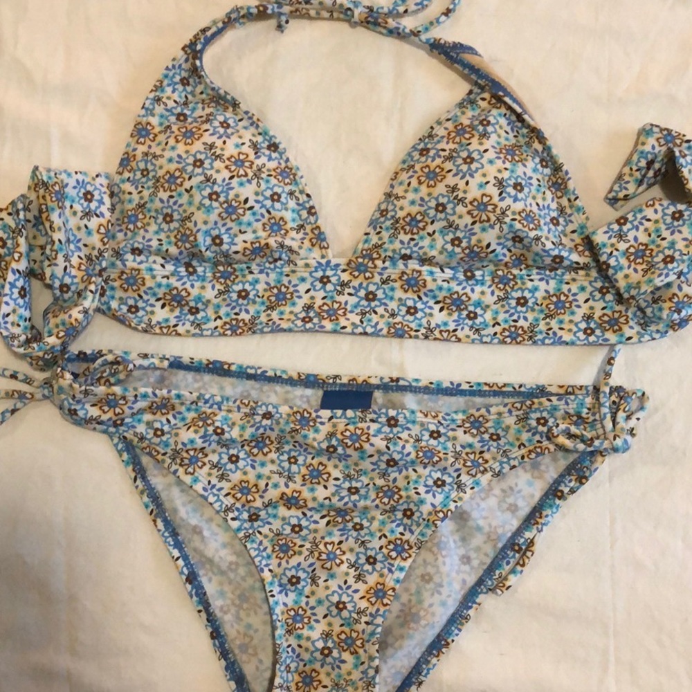 Blue floral l.e.i. bathing suit